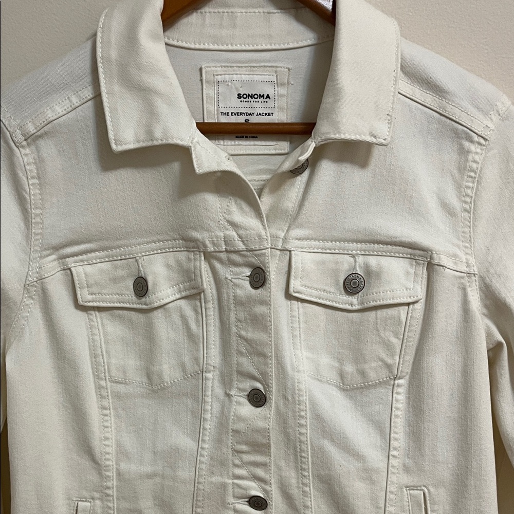 White Jean Jacket Denim Coat Size Small Button Down Pockets Classic Staple - Picture 3 of 16